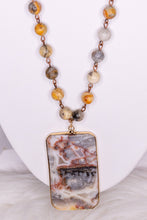 Patty Necklace in Beige