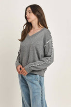 Contrast Stitch V-neck Sweater Top