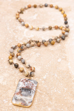Patty Necklace in Beige