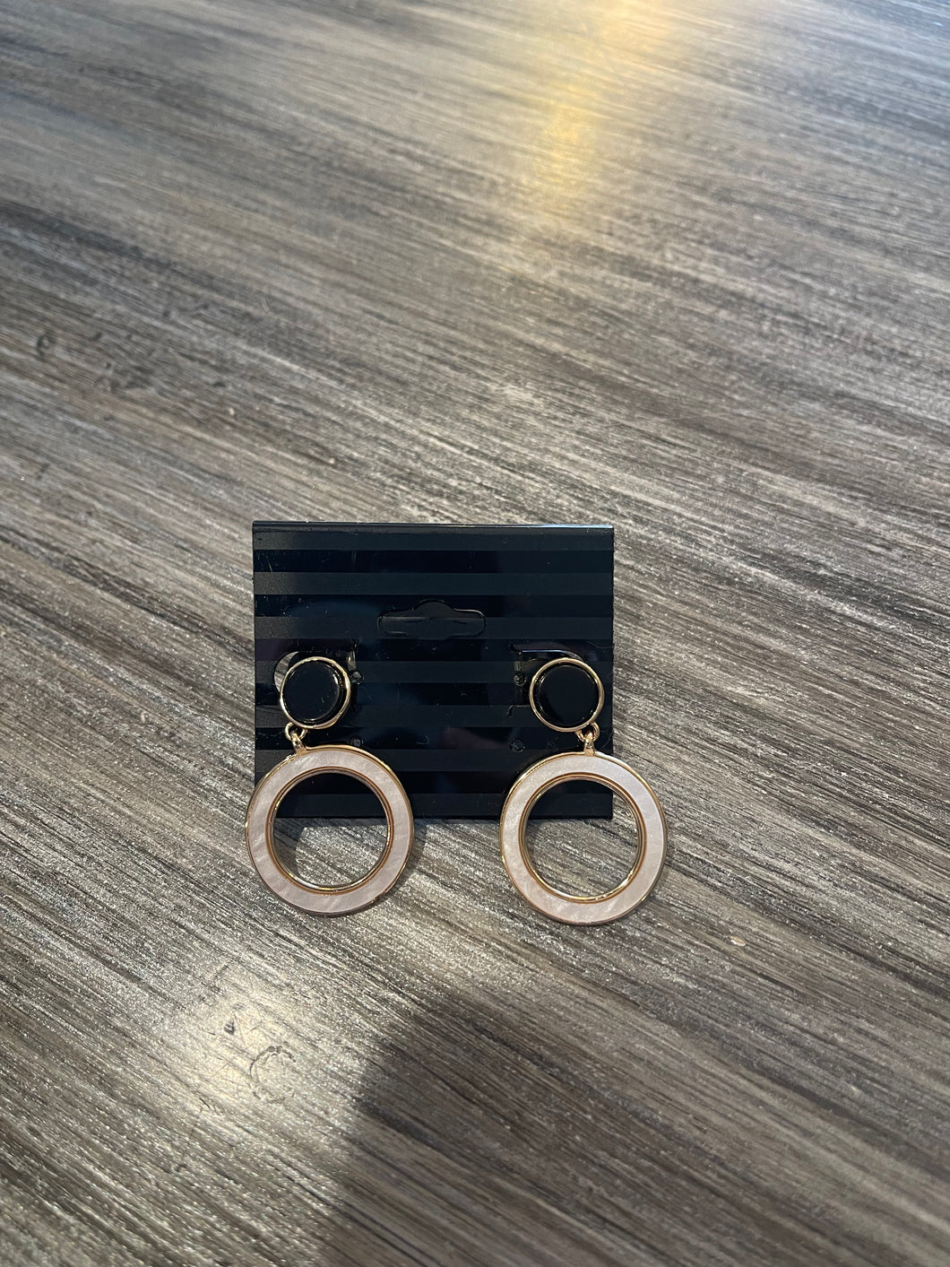 Black/White Clip in Earrings