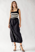 STRIPED SQUARE NECK SLEEVELESS TOP
