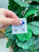 Cubic Zirconia Cat Stud Earrings: Silver